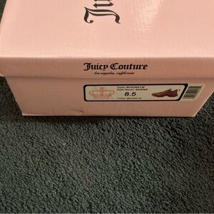 Juicy Couture Blush Pink Shoe Box
With the pink juicy couture tennis shoes